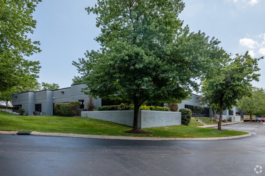 More Photos Of 1645 Murfreesboro Rd, Nashville Office For Sale