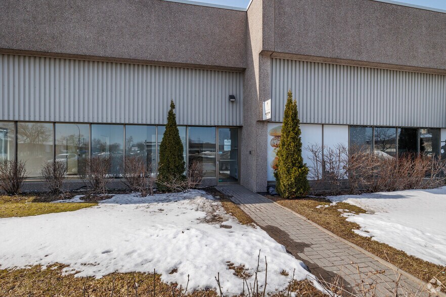 More Photos Of 6325-6475 Boul des Grandes-Prairies, Montréal Unknown For Lease