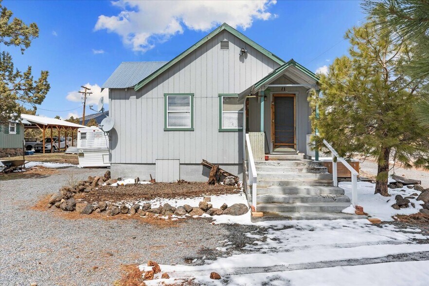 More Photos Of 17604 US-97 Hwy, Weed Apartments For Sale