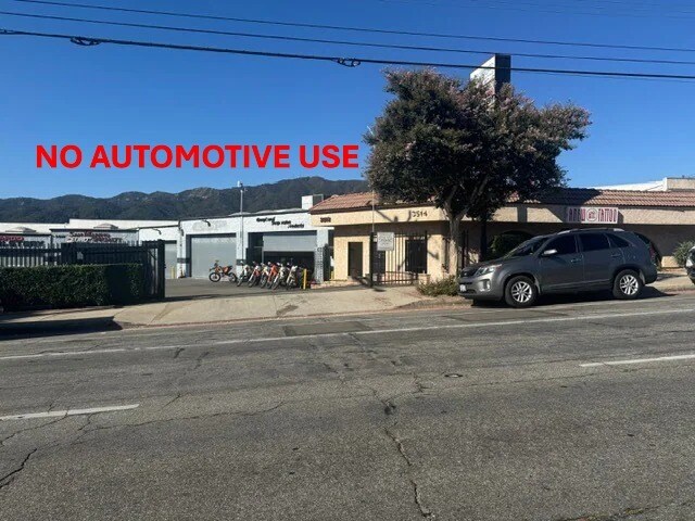 Primary Photo Of 3508-3514 Foothill Blvd, Glendale Auto Repair For Lease