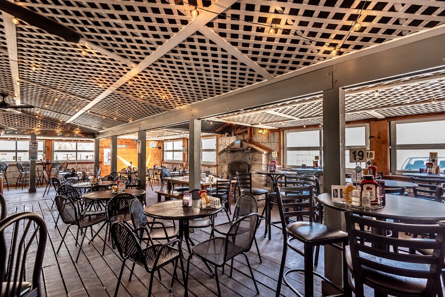 More Photos Of 5527 Oregonia Rd, Oregonia Restaurant For Sale