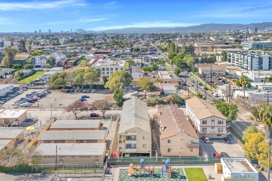 More Photos Of 646 N Madison Ave, Los Angeles Apartments For Sale