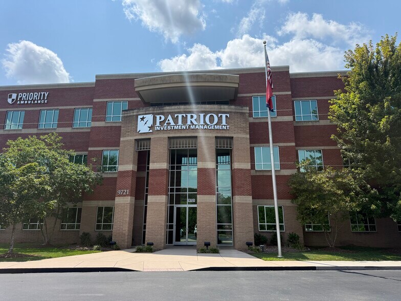 More Photos Of 9721 Cogdill Rd, Knoxville Office For Sale
