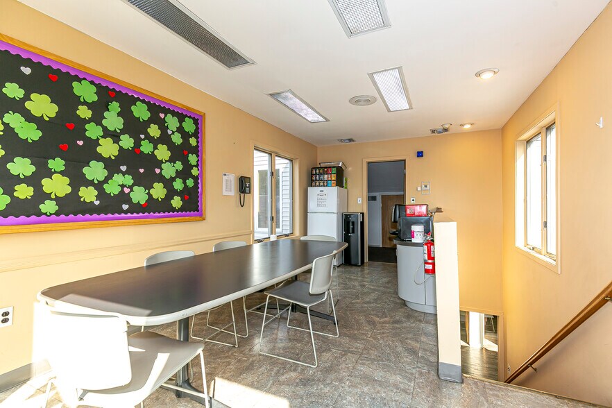 More Photos Of 986-990 Sunrise Hwy, Babylon Medical For Sale