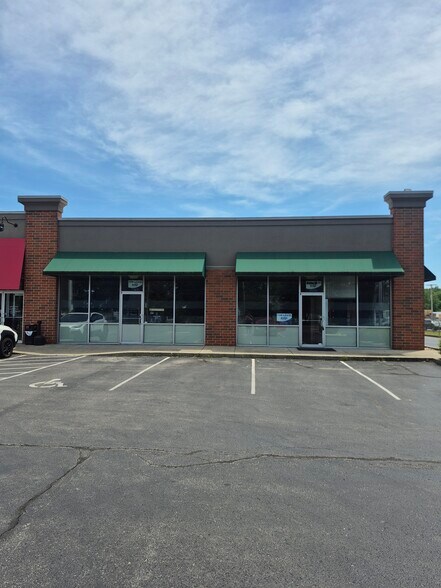 Primary Photo Of 942 Cherry St, Blanchester Unknown For Lease