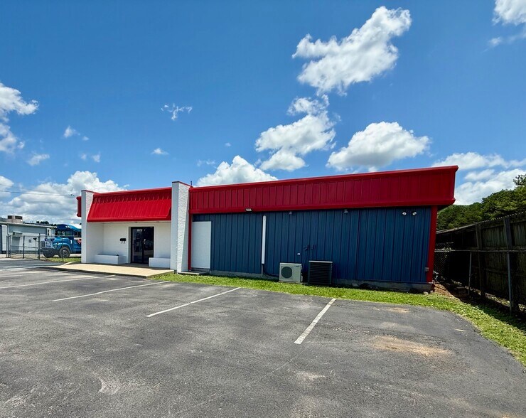 More Photos Of 11565 Memorial Parkway Pkwy, Huntsville Flex For Lease