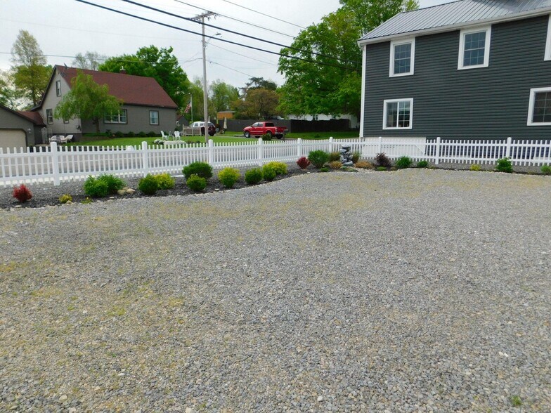 More Photos Of 380 S Main St, De Graff Light Manufacturing For Sale