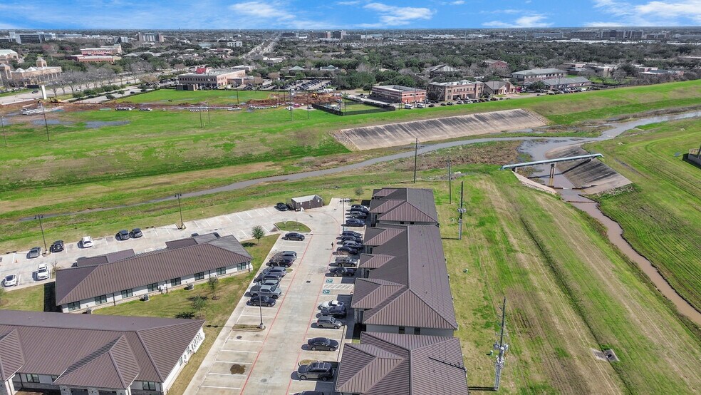 More Photos Of 800 Bonaventure Way, Sugar Land Medical For Sale