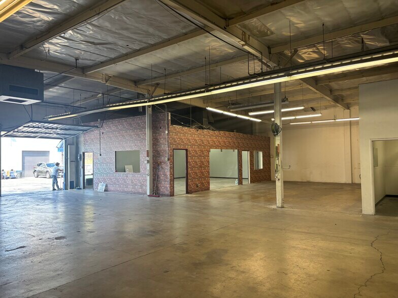 More Photos Of 515-517 W Imperial Hwy, La Habra Warehouse For Lease