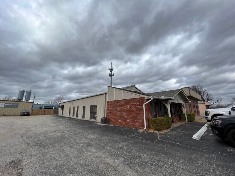 Primary Photo Of 14716 S Grant St, Bixby Light Distribution For Lease