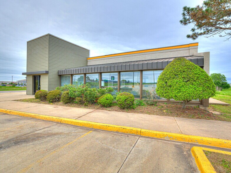 More Photos Of 4903 N Harrison St, Shawnee Restaurant For Sale