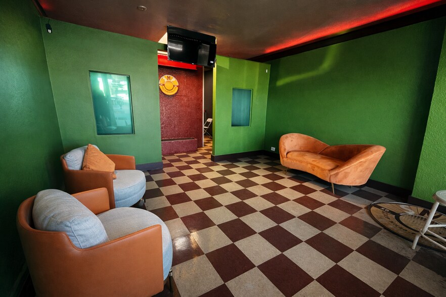 More Photos Of 1810 Newport Blvd, Costa Mesa General Retail For Sale