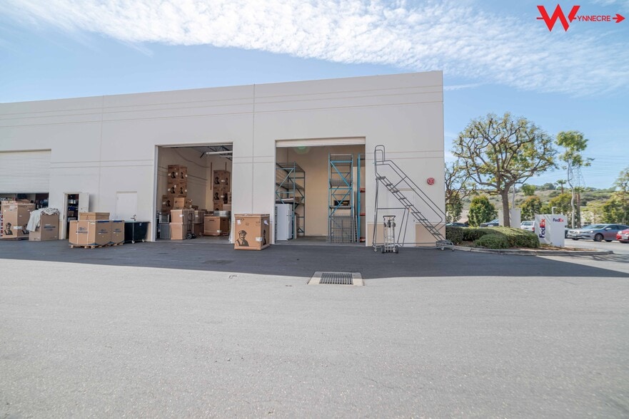 More Photos Of 1221 Puerta Del Sol, San Clemente Warehouse For Lease