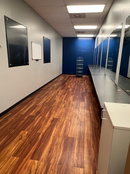 More Photos Of 6361-6367 Glenway Ave, Cincinnati Storefront Retail Office For Lease