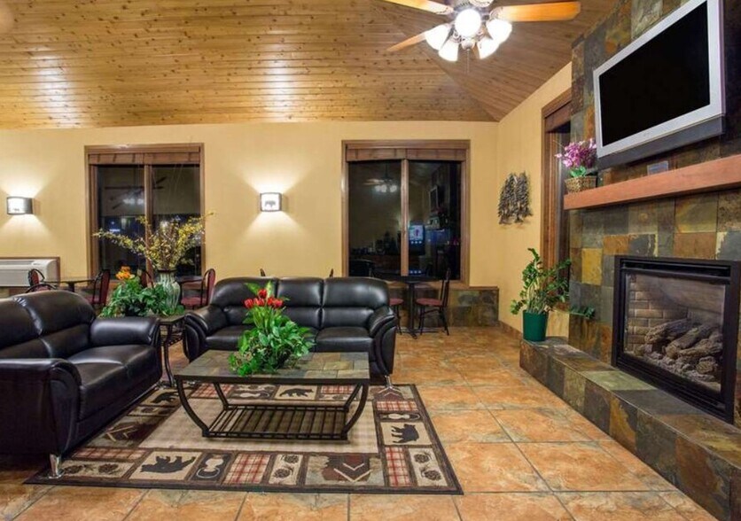 More Photos Of 580 Silverthorne Ln, Silverthorne Apartments For Sale