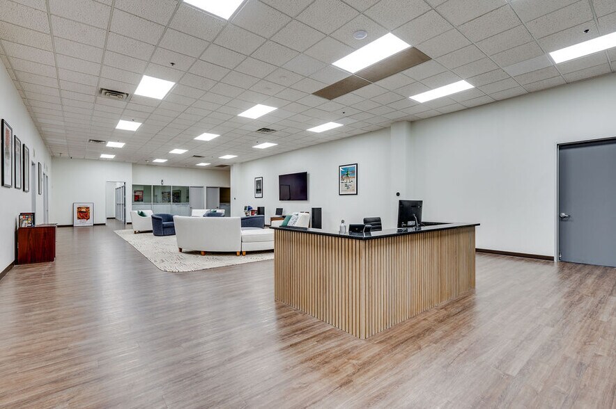 More Photos Of 2000 Westridge Dr, Irving Unknown For Lease