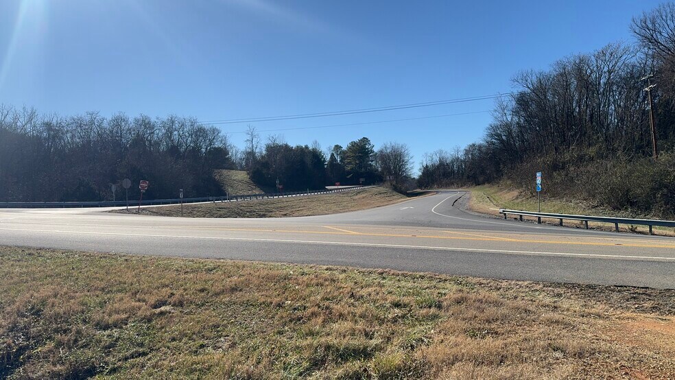 More Photos Of I-40 Exit 415, Dandridge Land For Lease