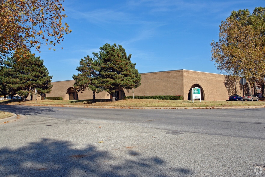 More Photos Of 1000 Cornell Pky, Oklahoma City Light Manufacturing For Lease