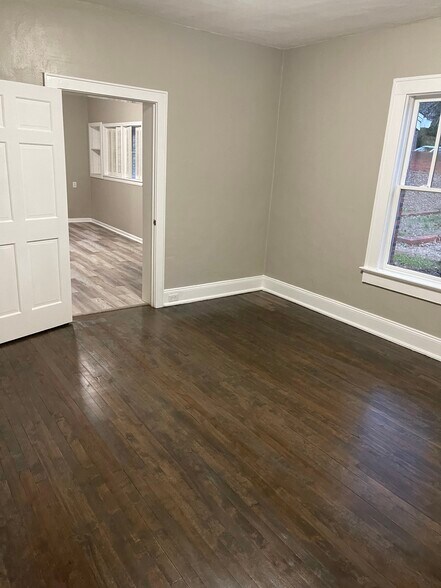 More Photos Of 490 S Perry St, Lawrenceville Office Residential For Lease