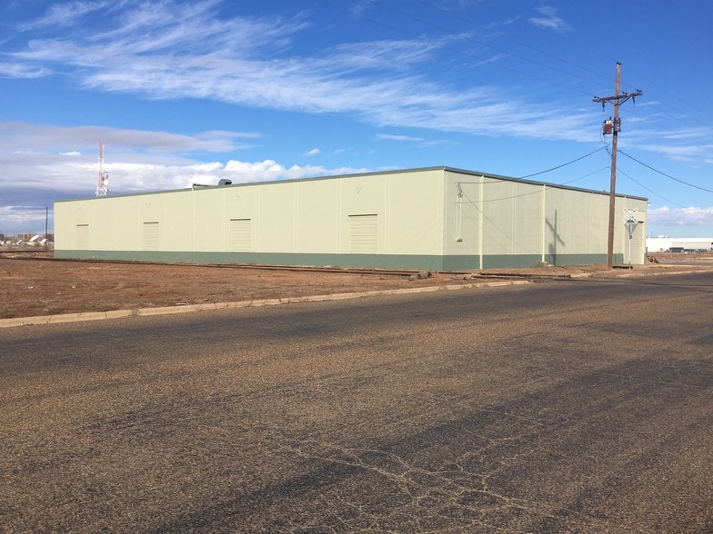 More Photos Of 410 E 56th St, Lubbock Warehouse For Lease