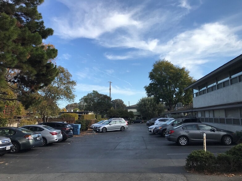 More Photos Of 2875 Middlefield Rd, Palo Alto Medical For Lease