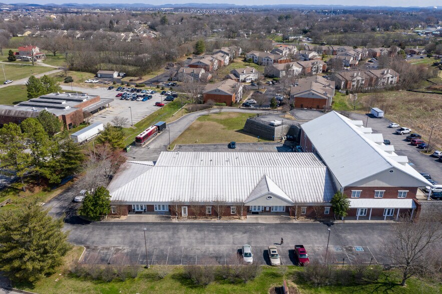 More Photos Of 220 Town Center Pky, Spring Hill Office For Lease