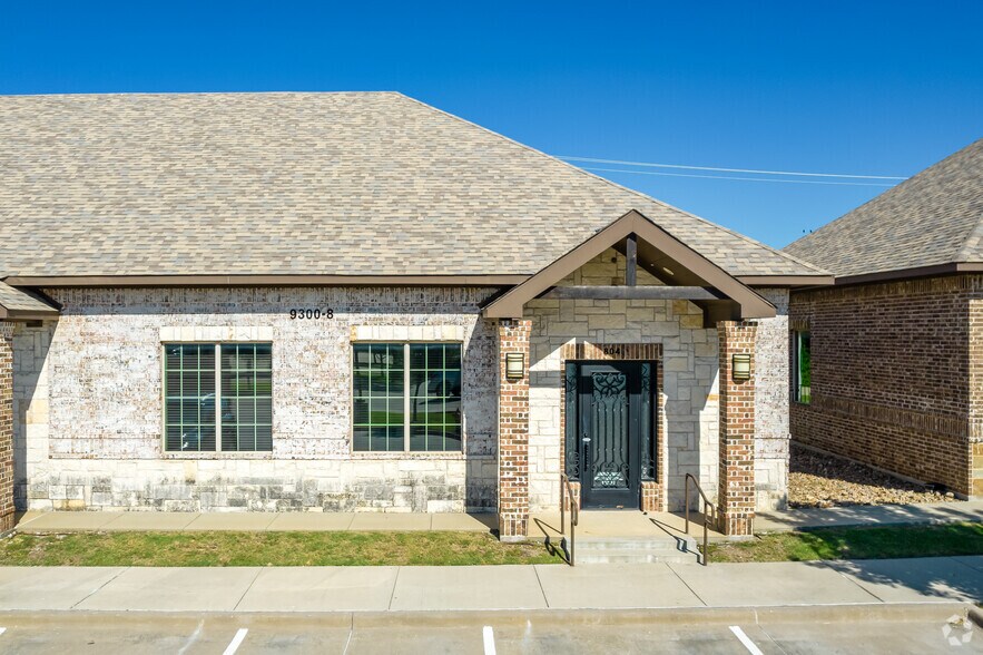 More Photos Of 9300 John Hickman Pky, Frisco Unknown For Lease