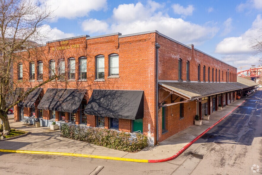 More Photos Of 600 NW Naito Pkwy, Portland General Retail For Sale