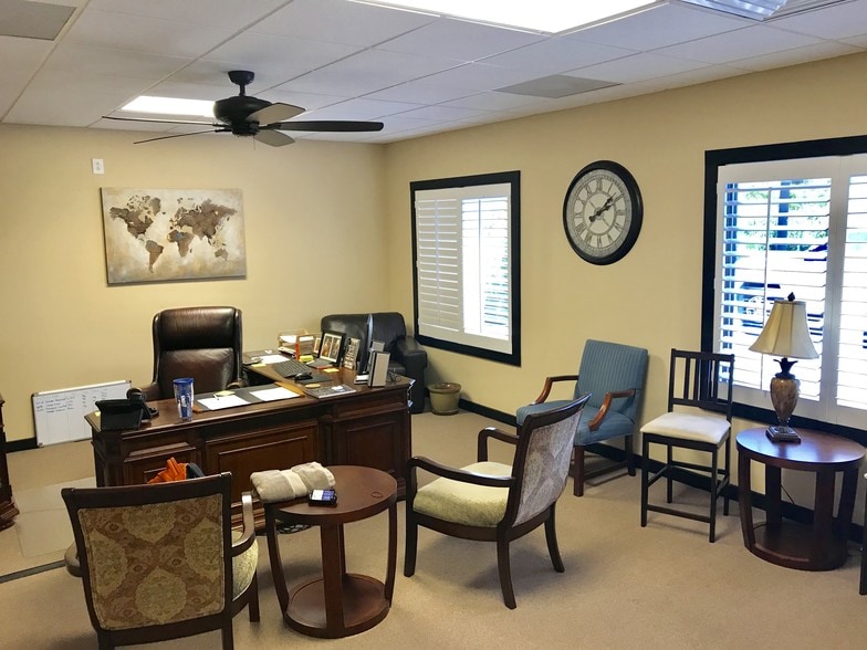 More Photos Of 230 Industrial Park Rd, Baldwin Warehouse For Lease