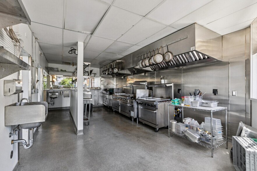 More Photos Of 2525-2533 Ocean Ave, San Francisco Storefront Retail Office For Sale