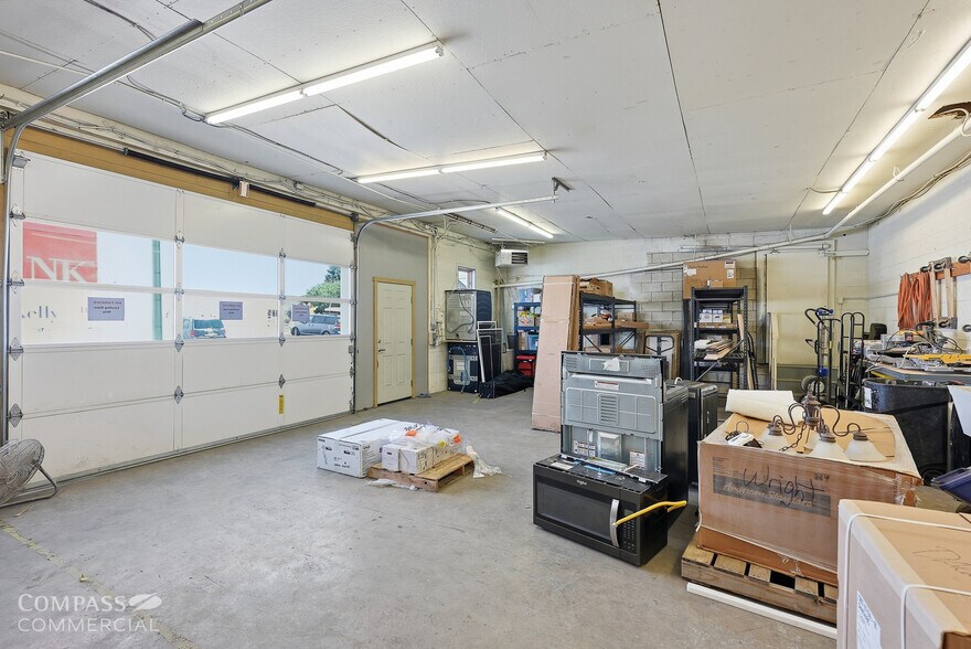More Photos Of 180 & 190 NE Irving Avenue, Bend Office For Sale