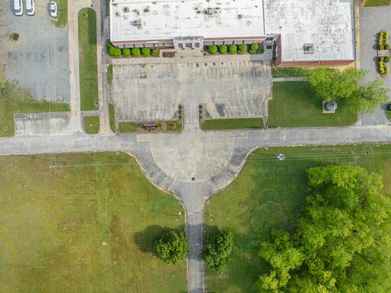 More Photos Of 60 Highway 22, Milledgeville Showroom For Sale