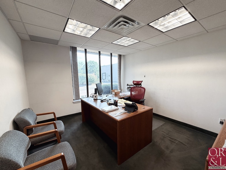 More Photos Of 815 N Mountain Rd, Newington Manufacturing For Sale