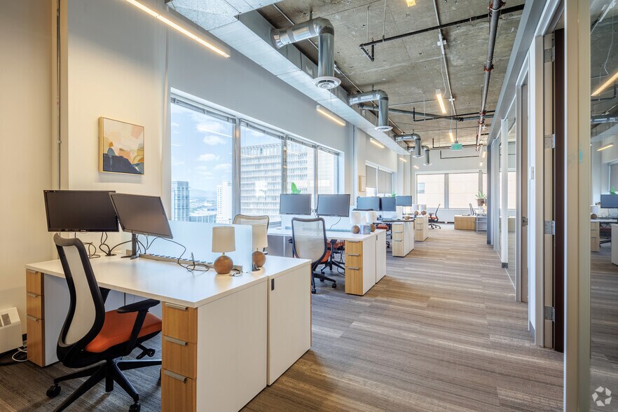 More Photos Of 110 16th St, Denver Coworking Space