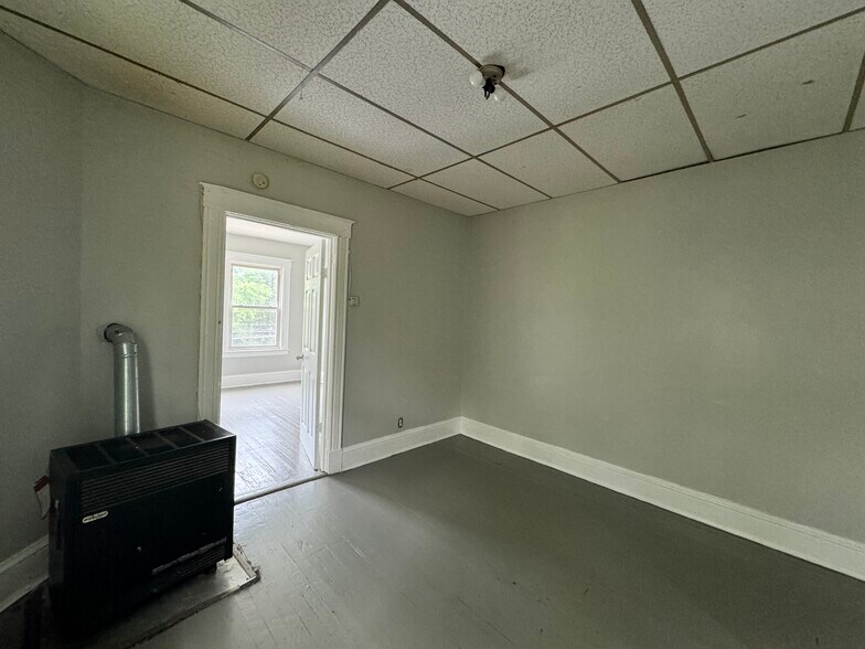 More Photos Of 14 Hillside Ave, Hartford Storefront Retail Residential For Sale