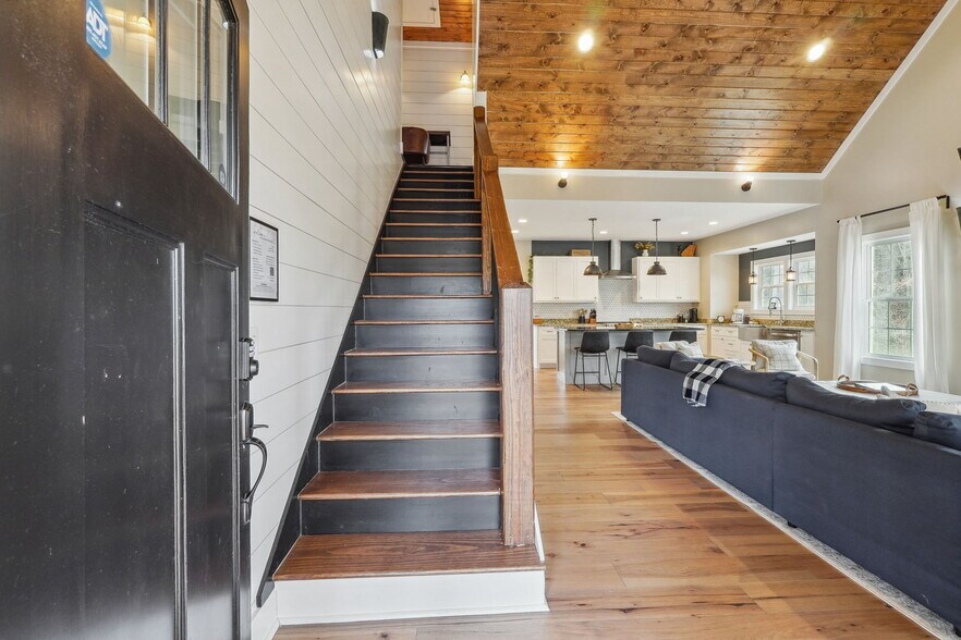 More Photos Of 1300 Preacher Campbell Rd, Clarkesville Multifamily For Sale