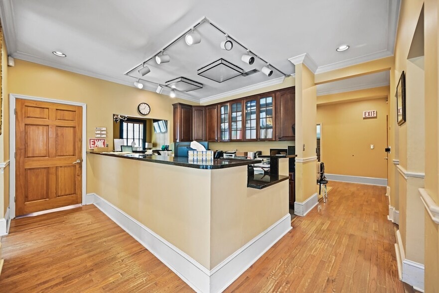 More Photos Of 1624 NE Piedmont Ave, Atlanta Medical For Sale