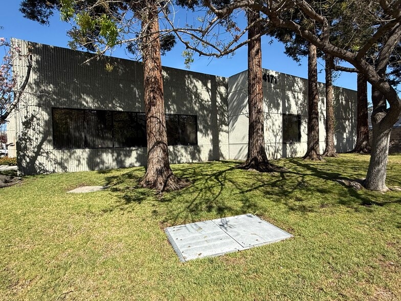 More Photos Of 4171 Business Center Dr, Fremont Manufacturing For Sale