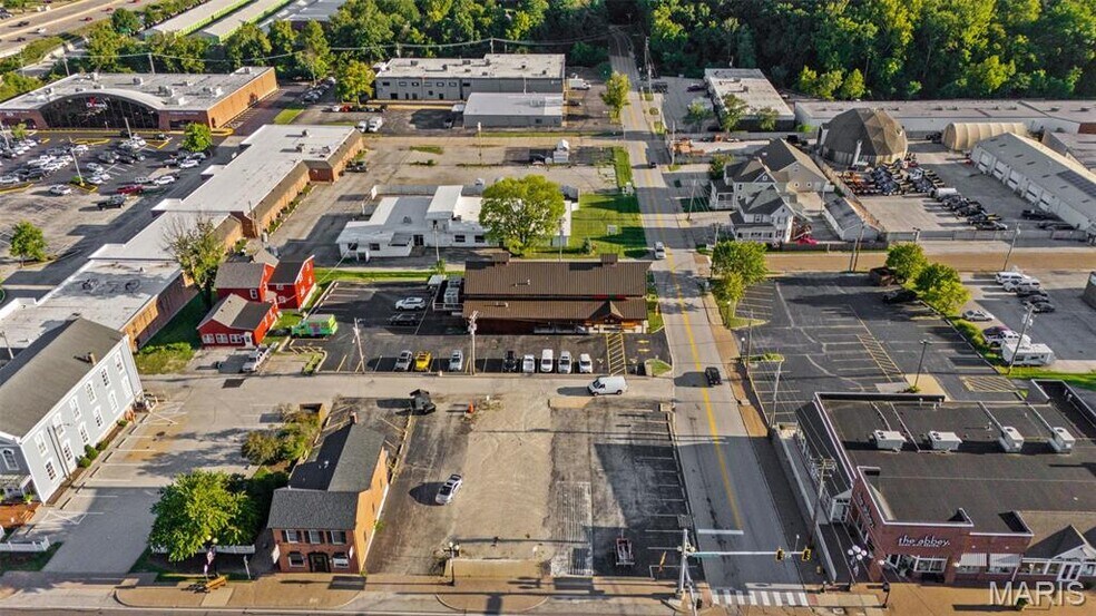 More Photos Of 110 Old Meramec Station Rd, Ballwin Restaurant For Sale