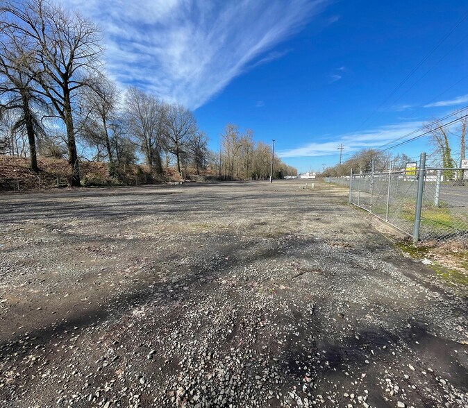 More Photos Of 10615 N Vancouver Way, Portland Land For Lease