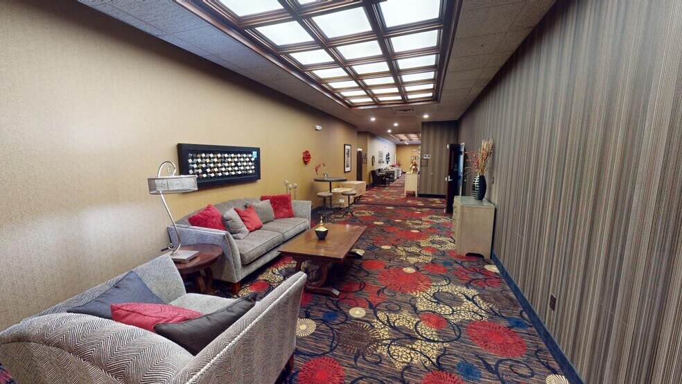 More Photos Of 304 S 6th St, Monticello Restaurant For Lease