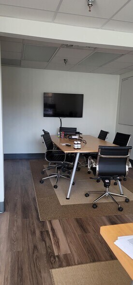 More Photos Of 1911 S National Ave, Springfield Medical For Lease