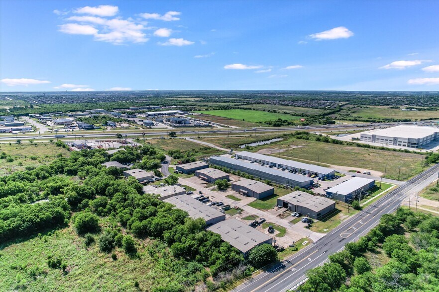 More Photos Of 255 Interstate Dr, Buda Warehouse For Sale