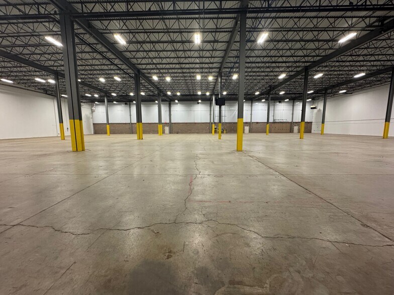 More Photos Of 30B Post Rd, Colonie Warehouse For Lease