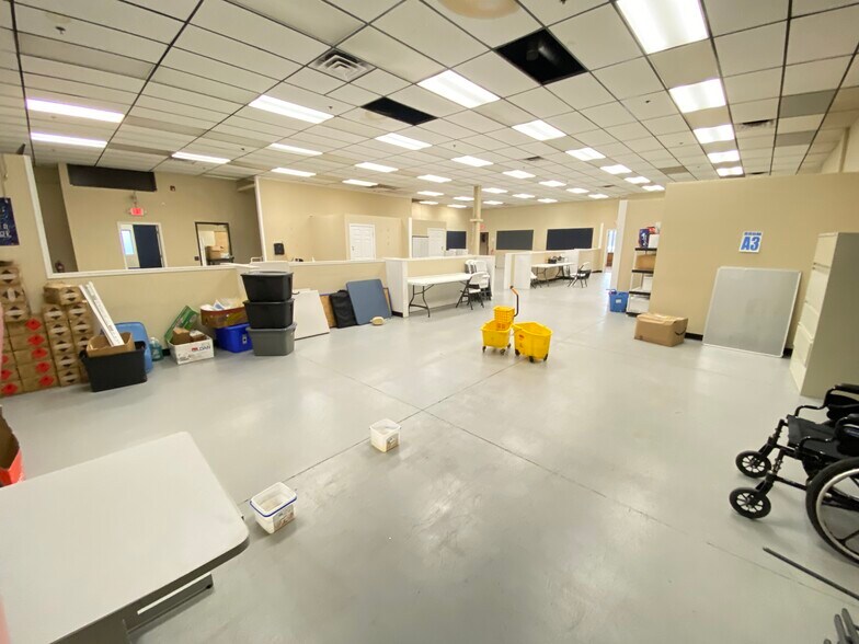 More Photos Of 34099 Melinz Pky, Eastlake Manufacturing For Lease
