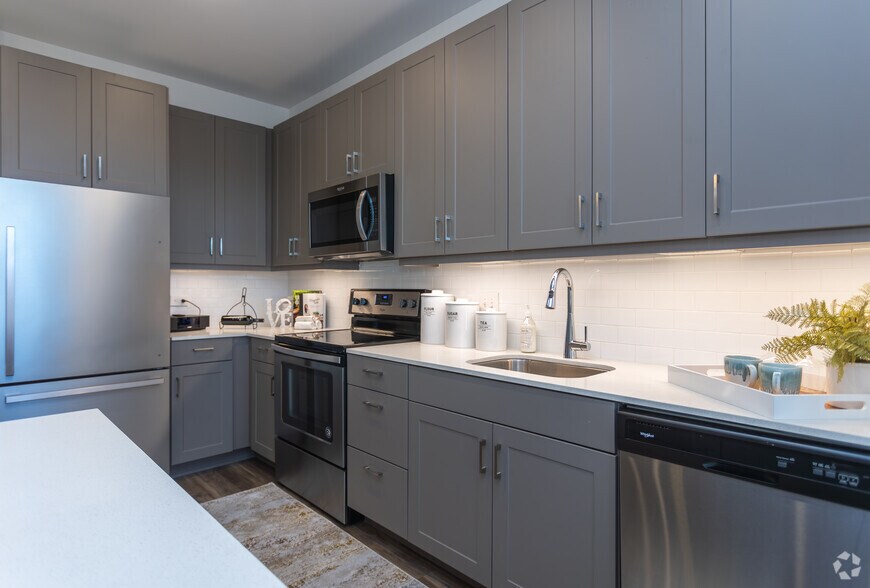 More Photos Of 145 New Bern St, Charlotte Apartments For Lease