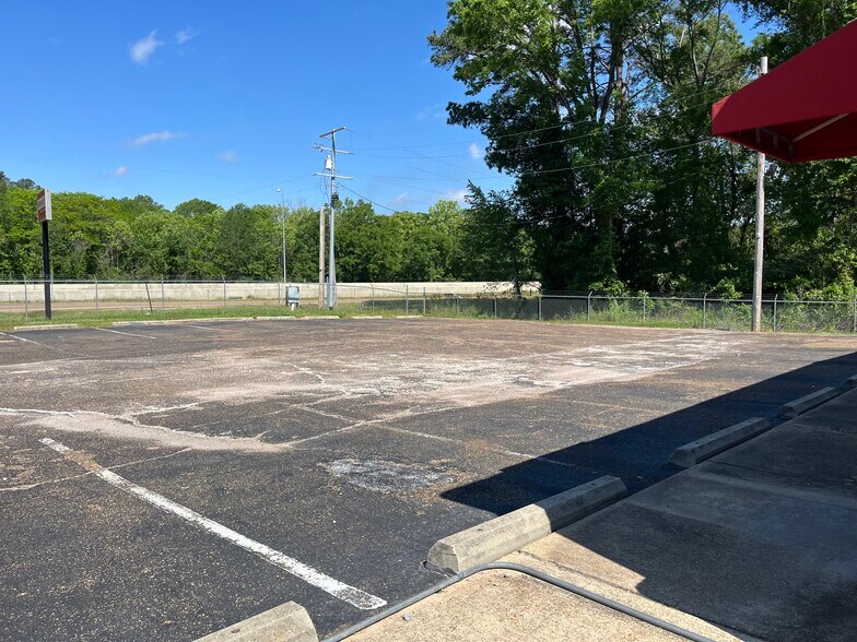 More Photos Of 3460 I 55 S, Jackson Warehouse For Lease
