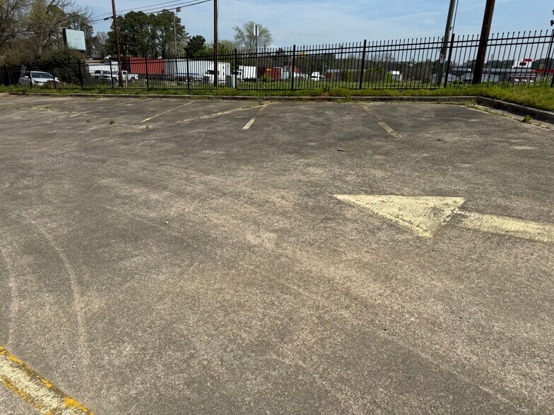 More Photos Of 4145 Fulton Industrial Blvd, Atlanta Fast Food For Lease