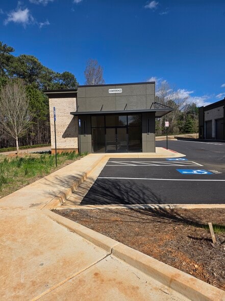 More Photos Of 3353 Acworth Summit Blvd NW, Acworth Light Distribution For Lease