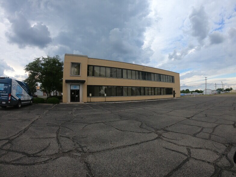 More Photos Of 195 Union St, Newark Office For Sale